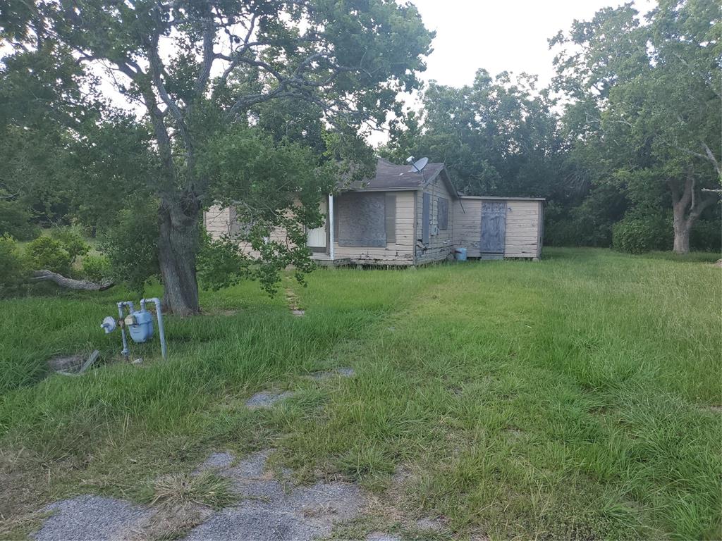 913 Whitson St, Bay City, Texas image 3