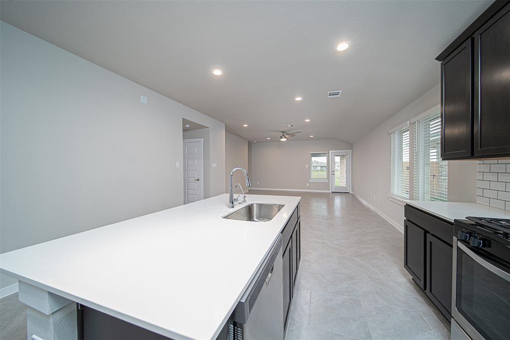 7411 Victoria Brook Trace, Richmond, Texas image 32