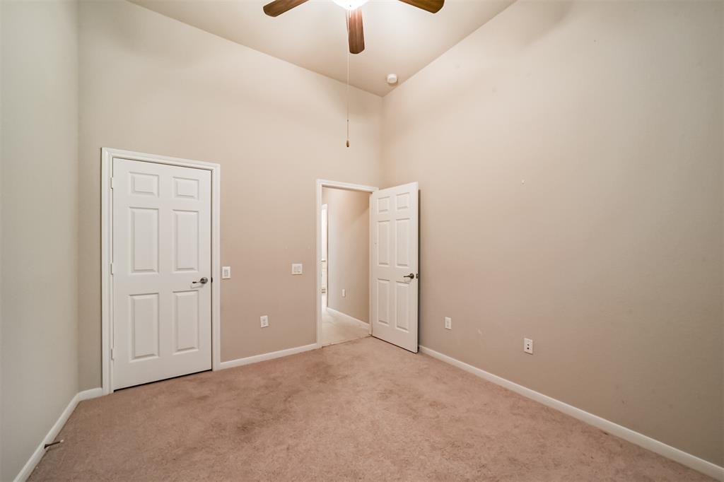 1216 N Riviera Circle, Pearland, Texas image 32