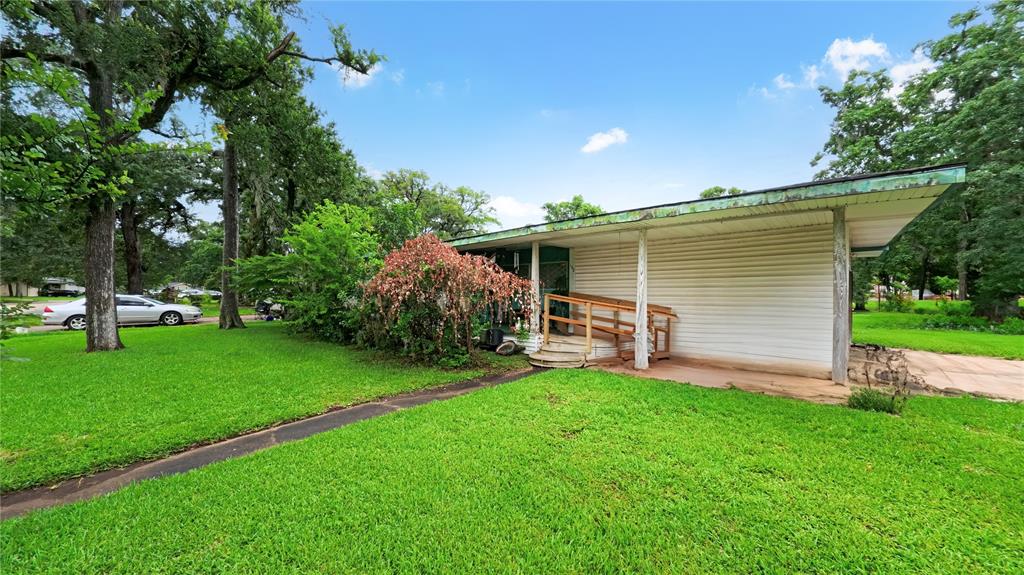 102 Jasmine Street, Lake Jackson, Texas image 1