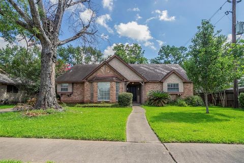 Photo of 5606 Water Leaf Lane, Houston, TX 77088 (MLS # 2075785) Photo of 5606 Water Leaf Lane, Houston, TX 77088 (MLS # 2075785)