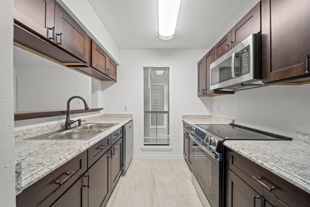 3500 Tangle Brush Drive #48, The Woodlands, Texas image 6