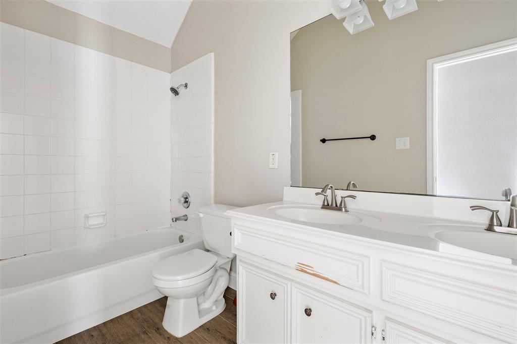3106 Five Oaks Drive, Missouri City, Texas image 25
