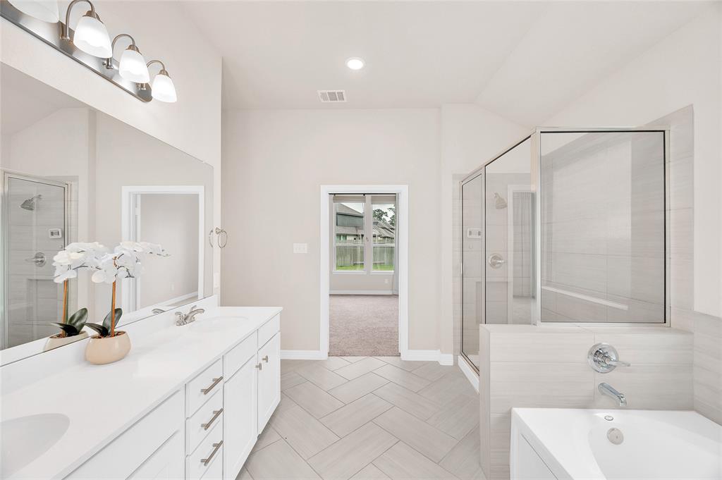 635 Lost Maples Bend Lane, Conroe, Texas image 22