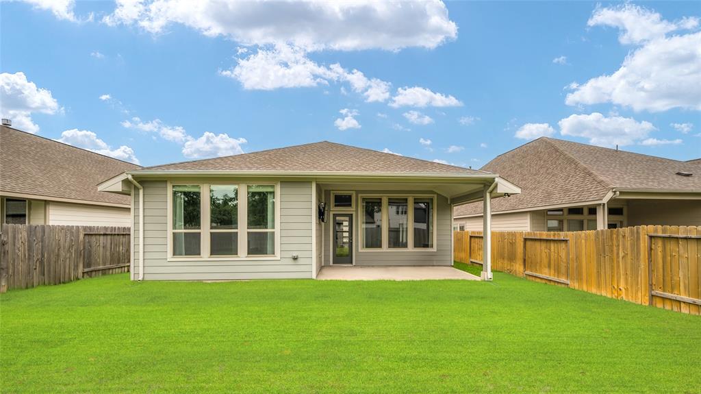635 Lost Maples Bend Lane, Conroe, Texas image 32