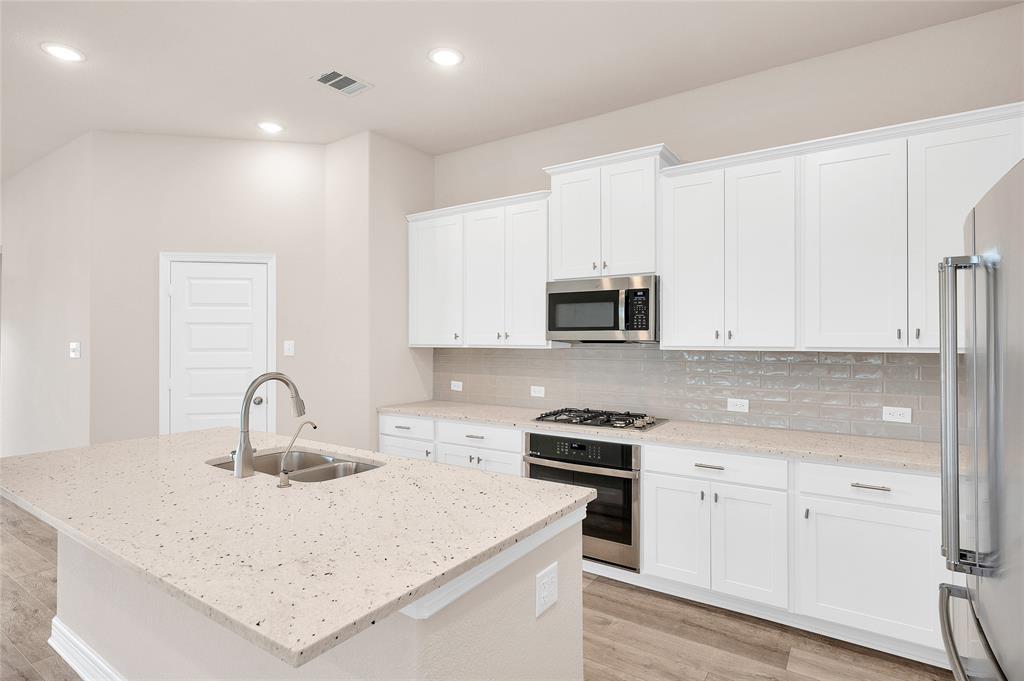635 Lost Maples Bend Lane, Conroe, Texas image 13