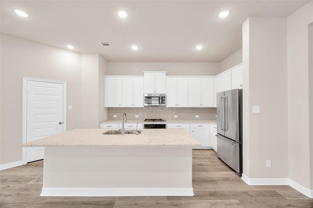 635 Lost Maples Bend Lane, Conroe, Texas image 11
