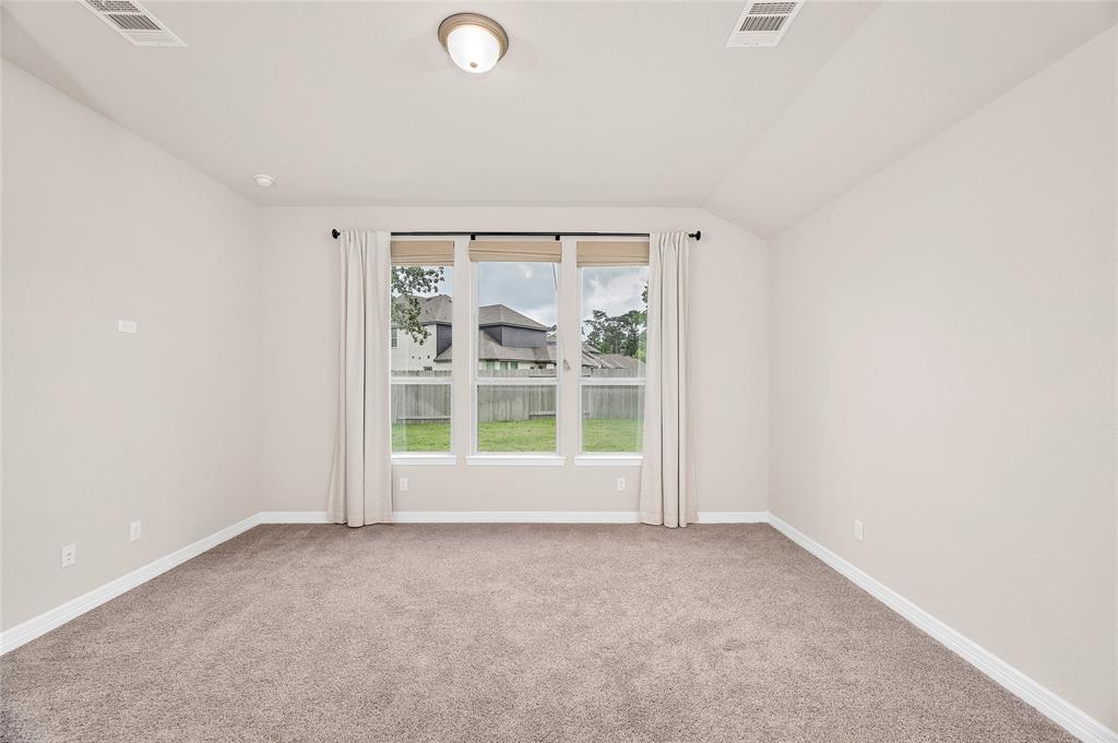 635 Lost Maples Bend Lane, Conroe, Texas image 19