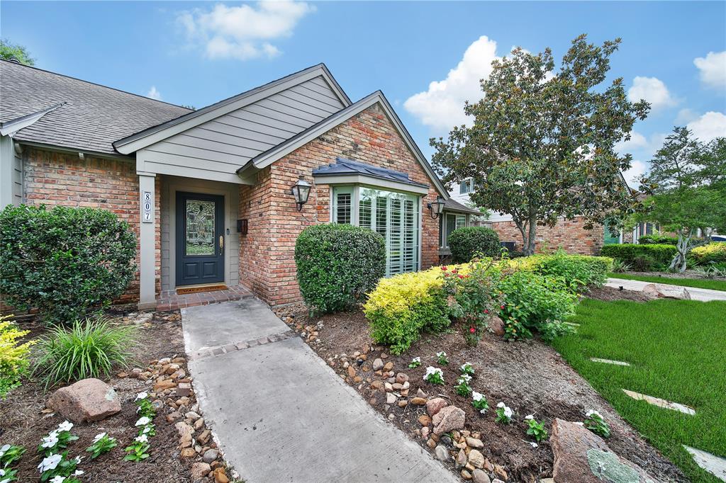 807 Frostwood Drive, Houston, Texas image 2