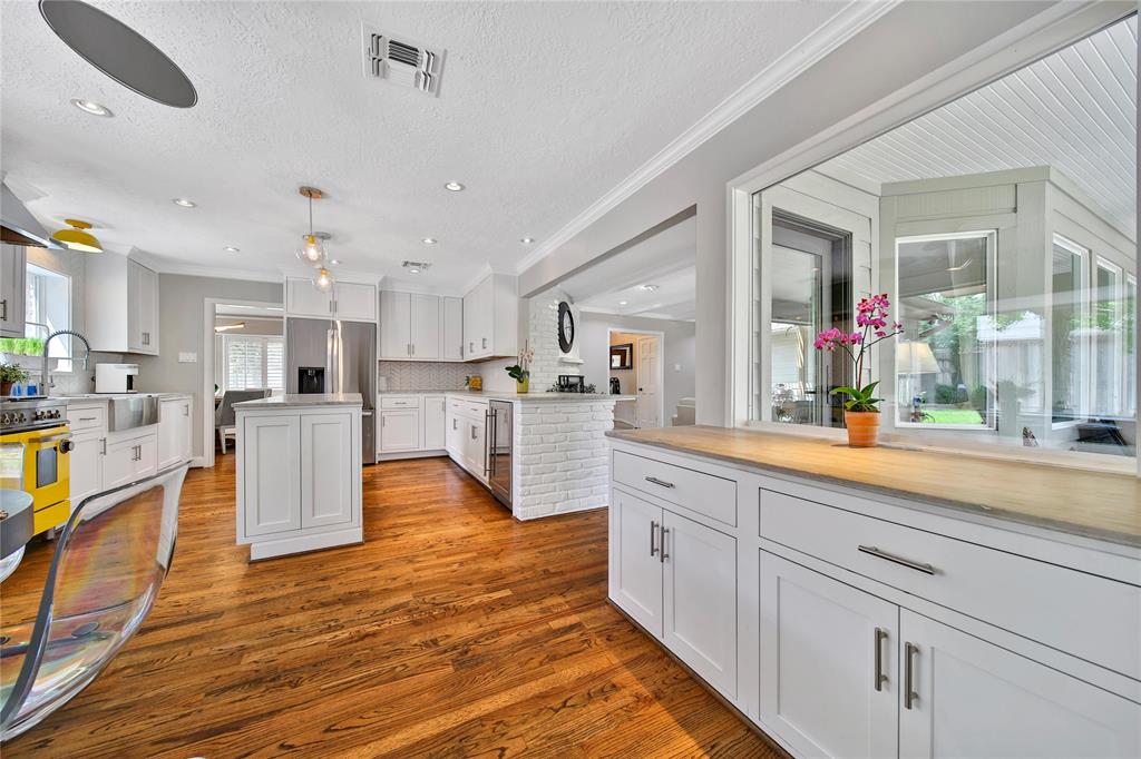 807 Frostwood Drive, Houston, Texas image 11