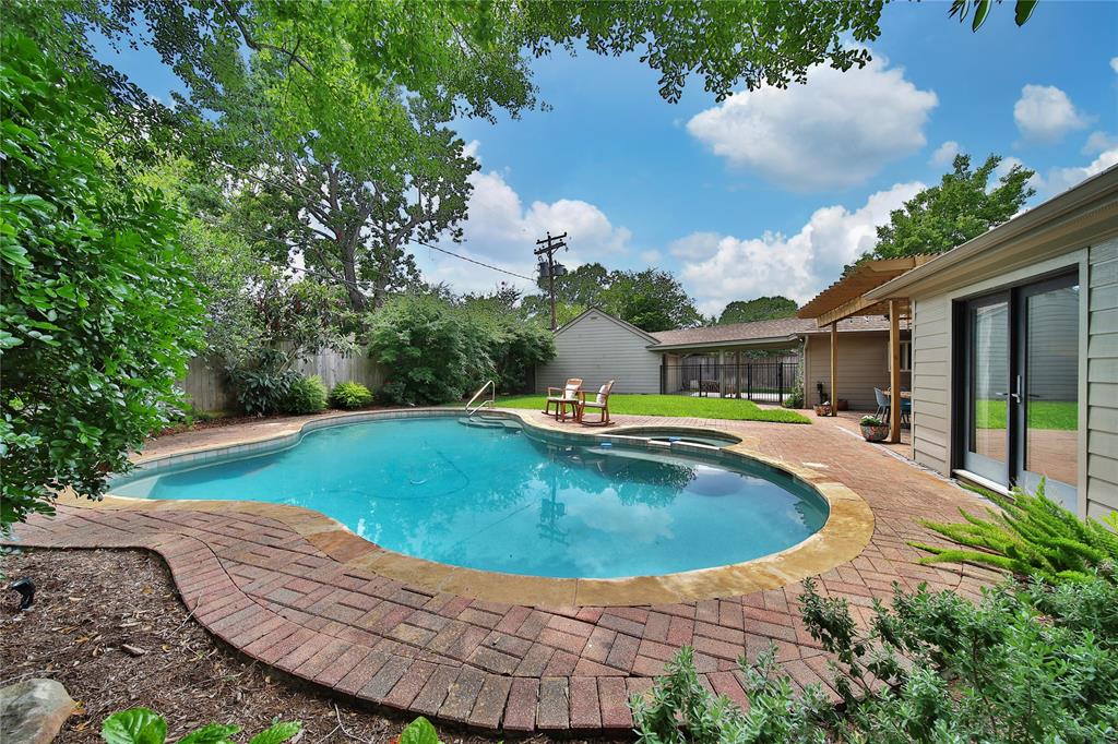 807 Frostwood Drive, Houston, Texas image 44