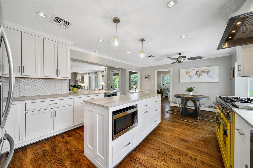 807 Frostwood Drive, Houston, Texas image 17