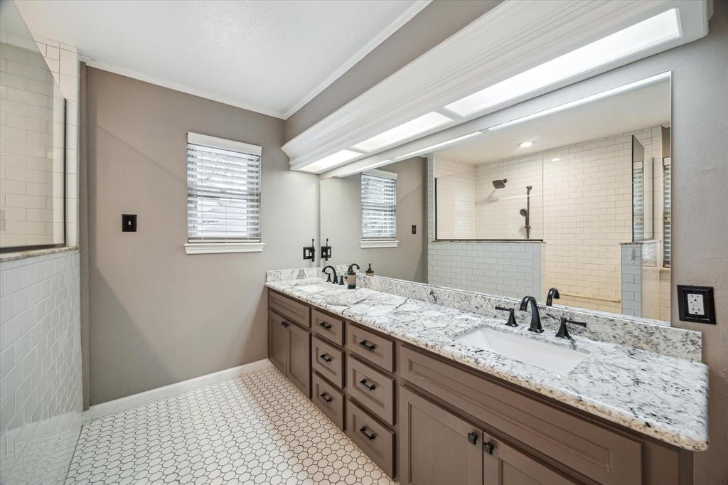 2323 Pleasant Creek Drive, Kingwood, Texas image 26