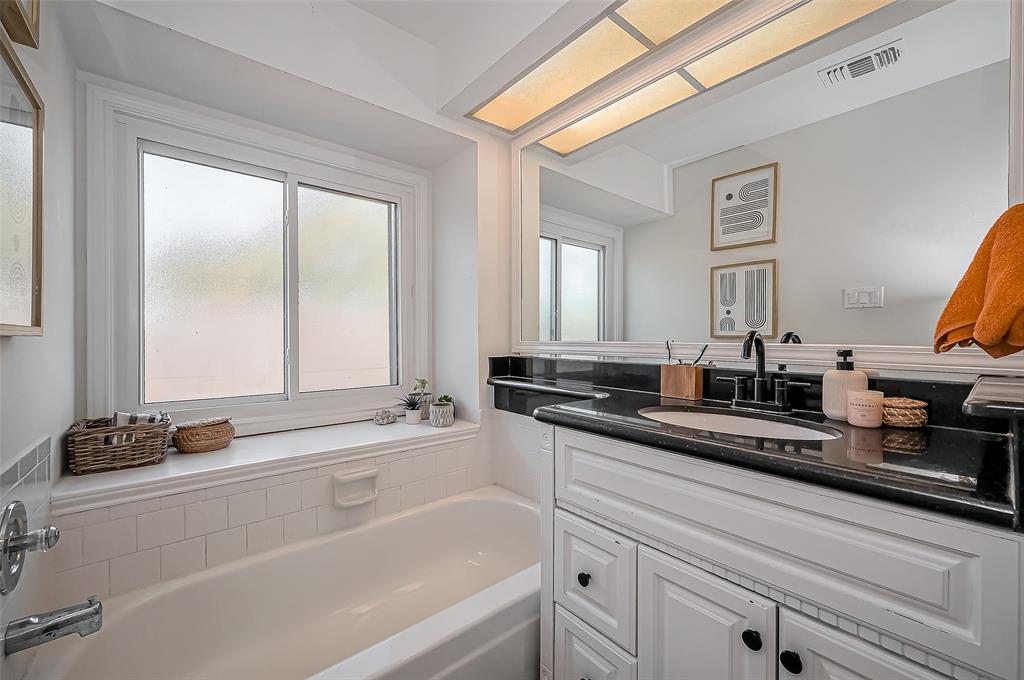 Sugar Land, Texas 77479, United States, 4 Bedrooms Bedrooms, ,3 BathroomsBathrooms,Residential,Active,127869