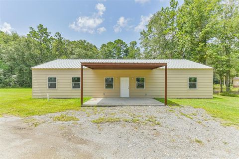 Photo of 57 Blue Lake Drive, Huffman, TX 77336 (MLS # 37890523)