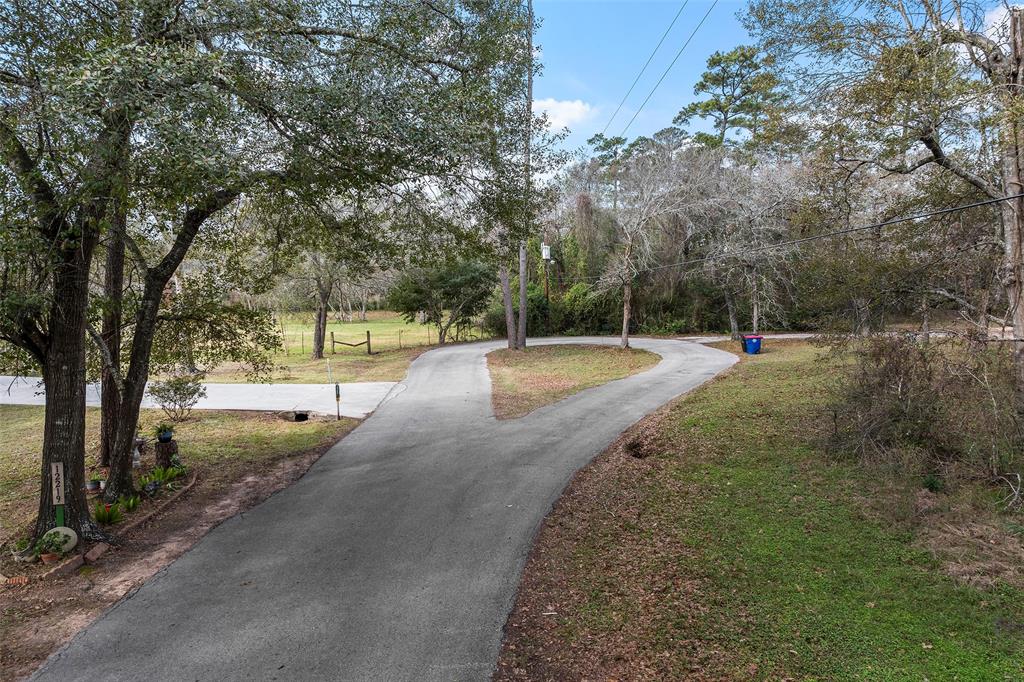 12219 Pine Burr Lane, Pinehurst, Texas image 37