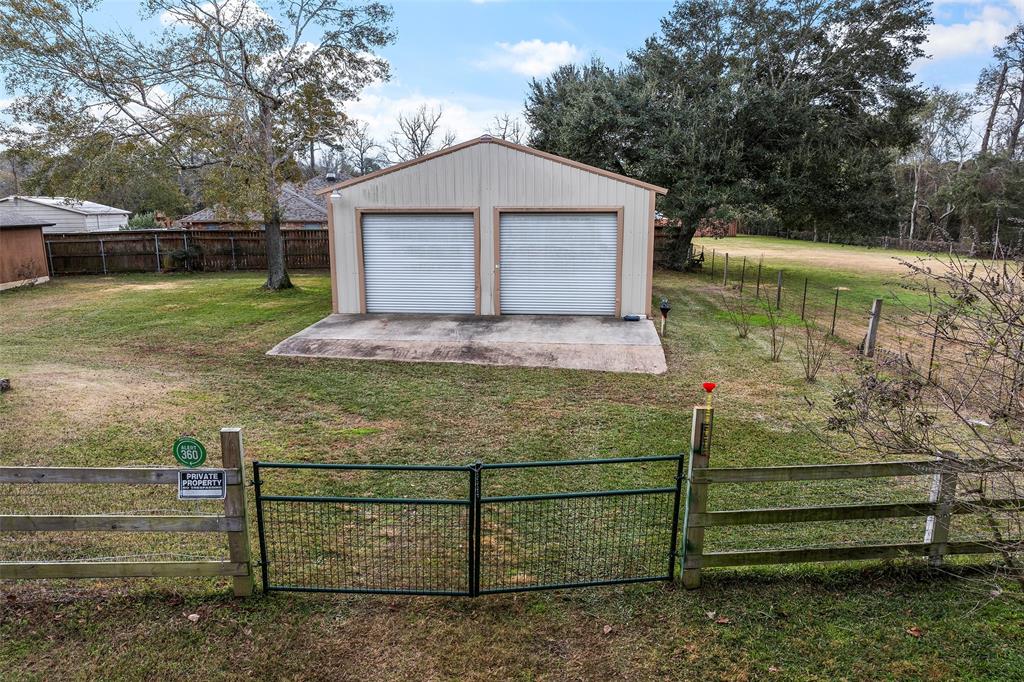 12219 Pine Burr Lane, Pinehurst, Texas image 32