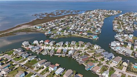 Single Family Residence in Jamaica Beach TX 16603 Jamaica Cove Road.jpg