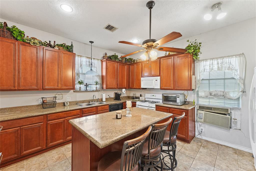 8515 Sandy Hill Road, Brenham, Texas image 9