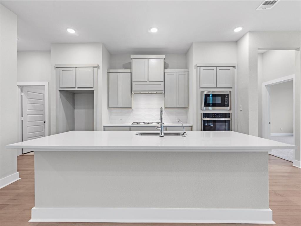 7098 North Lake Clopton Dr, Montgomery, Texas image 2