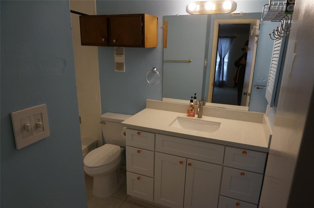 8427 Hearth Drive #4, Houston, Texas image 5