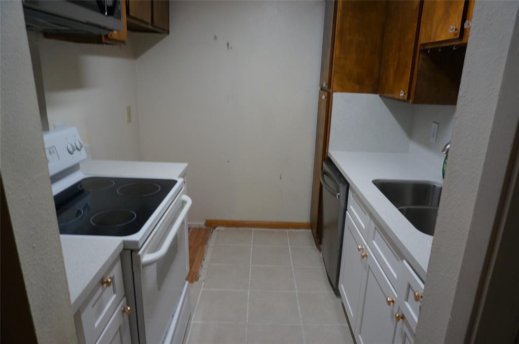 8427 Hearth Drive #4, Houston, Texas image 1