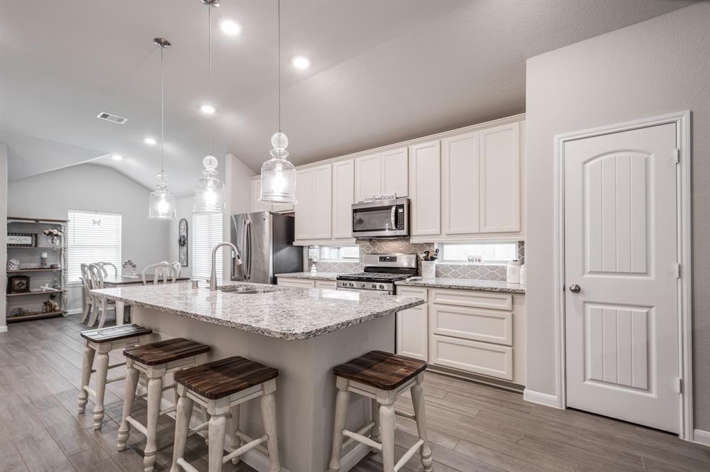 406 Weimer Lagoon Road, La Porte, Texas image 7