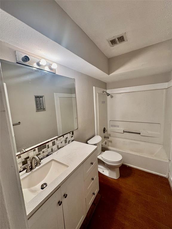 7714 Renwick Drive #M67, Houston, Texas image 2