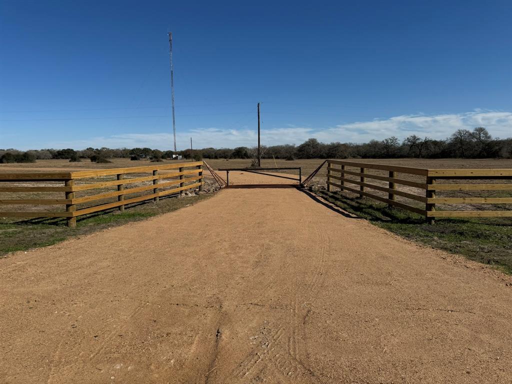 19651 Fm 530, Hallettsville, Texas image 4