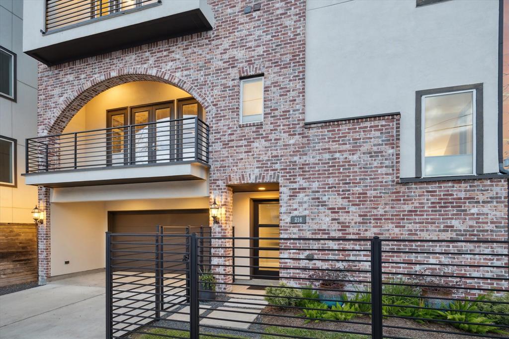 216 W Drew Street, Houston, Texas image 2