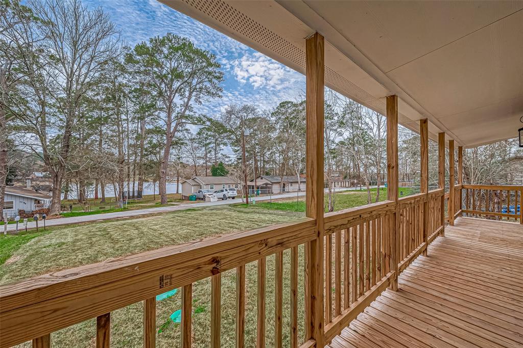 1573 E Pine Lake Circle, Conroe, Texas image 1