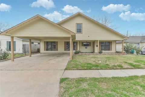 Single Family Residence in Pasadena TX 313 Brown Drive.jpg