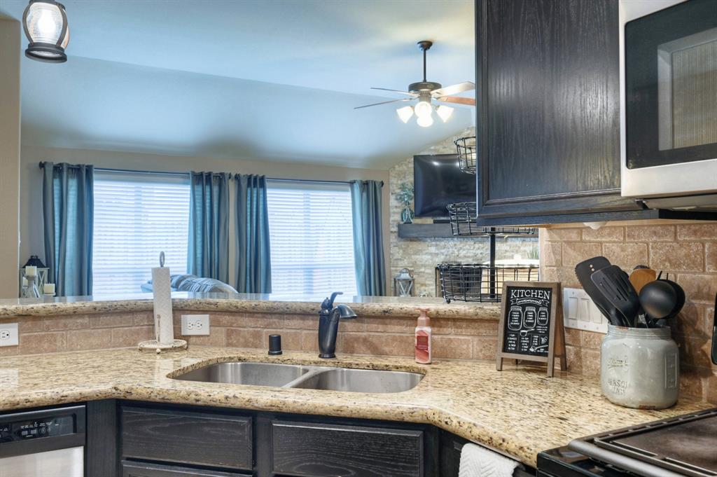 1520 Mexia Spring Court, League City, Texas image 15