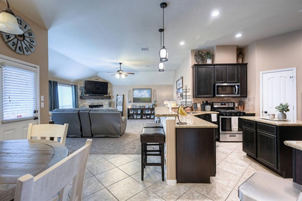 1520 Mexia Spring Court, League City, Texas image 13
