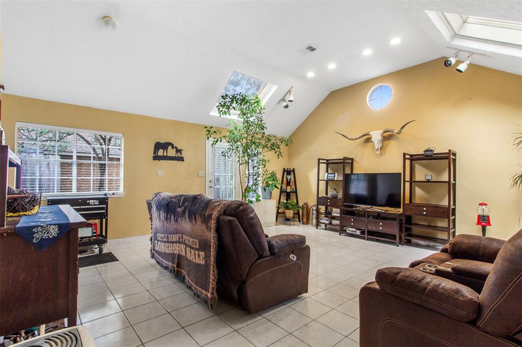 5015 Shady Maple Drive, Houston, Texas image 22