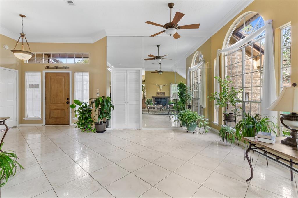 5015 Shady Maple Drive, Houston, Texas image 8