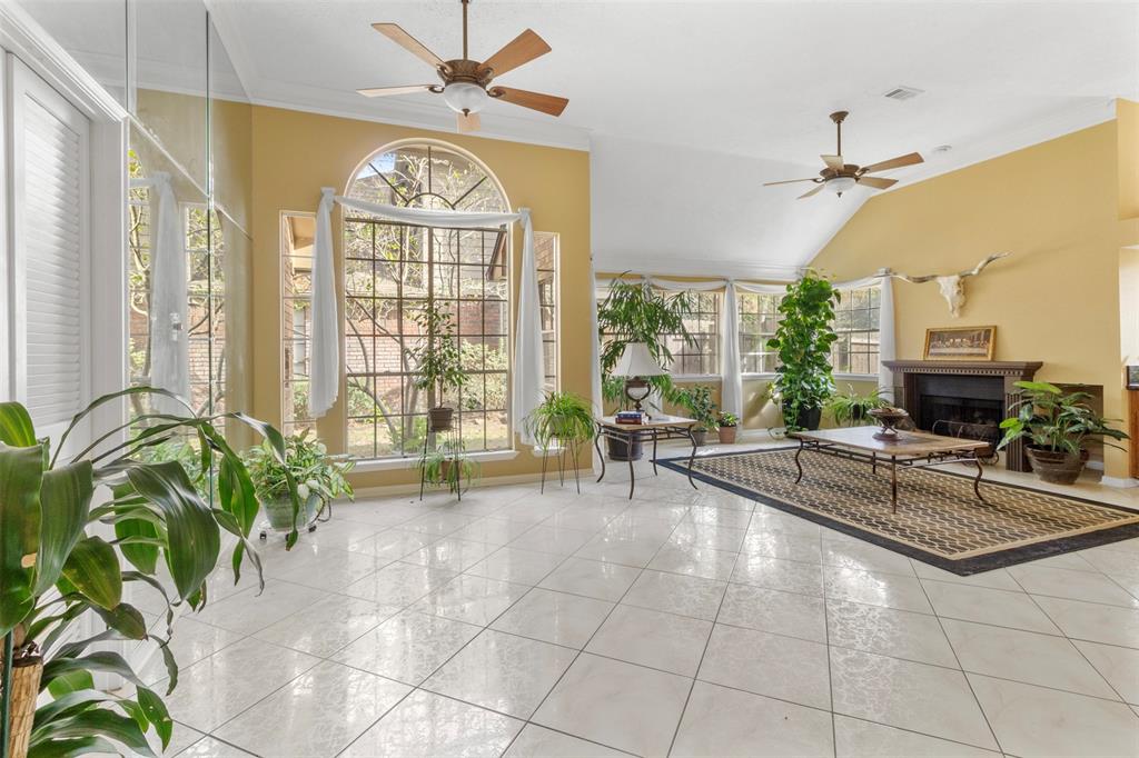 5015 Shady Maple Drive, Houston, Texas image 9