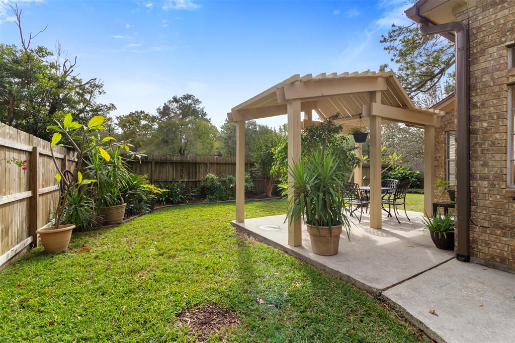 5015 Shady Maple Drive, Houston, Texas image 35