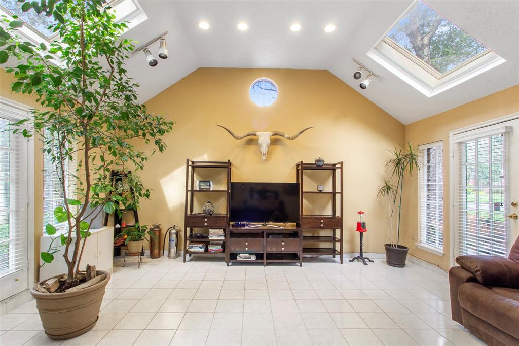 5015 Shady Maple Drive, Houston, Texas image 21