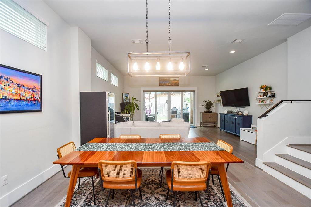 Houston, Texas 77008, United States, 4 Bedrooms Bedrooms, ,3 BathroomsBathrooms,Residential,Pending,104505