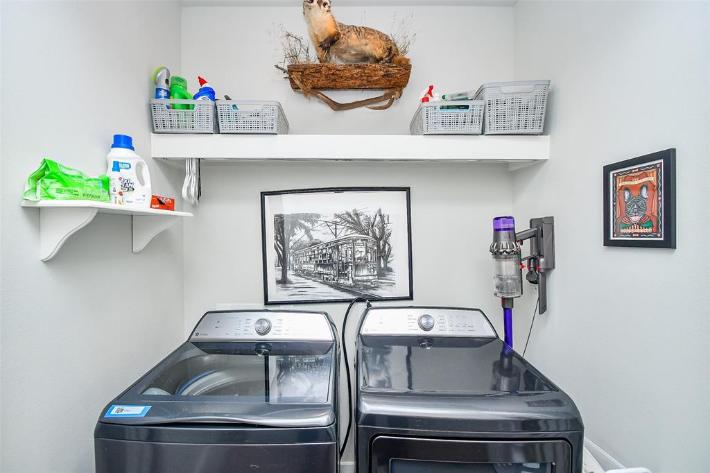 Houston, Texas 77008, United States, 4 Bedrooms Bedrooms, ,3 BathroomsBathrooms,Residential,Pending,104505