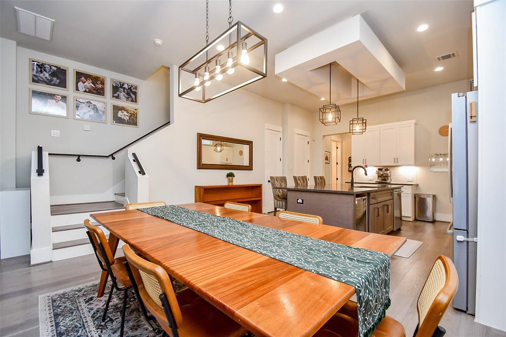 Houston, Texas 77008, United States, 4 Bedrooms Bedrooms, ,3 BathroomsBathrooms,Residential,Pending,104505