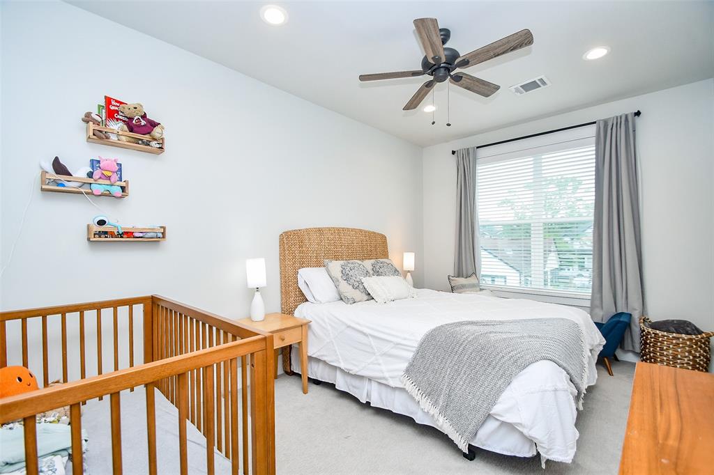 Houston, Texas 77008, United States, 4 Bedrooms Bedrooms, ,3 BathroomsBathrooms,Residential,Pending,104505