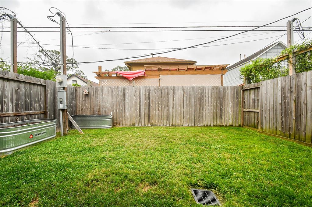 Houston, Texas 77008, United States, 4 Bedrooms Bedrooms, ,3 BathroomsBathrooms,Residential,Pending,104505