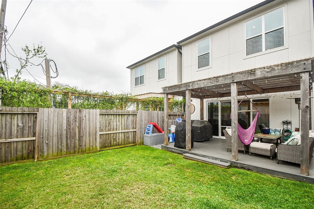 Houston, Texas 77008, United States, 4 Bedrooms Bedrooms, ,3 BathroomsBathrooms,Residential,Pending,104505