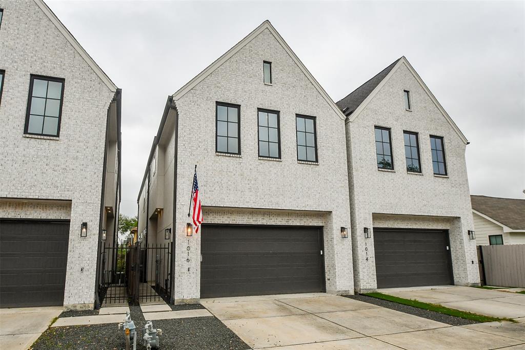 Houston, Texas 77008, United States, 4 Bedrooms Bedrooms, ,3 BathroomsBathrooms,Residential,Pending,104505