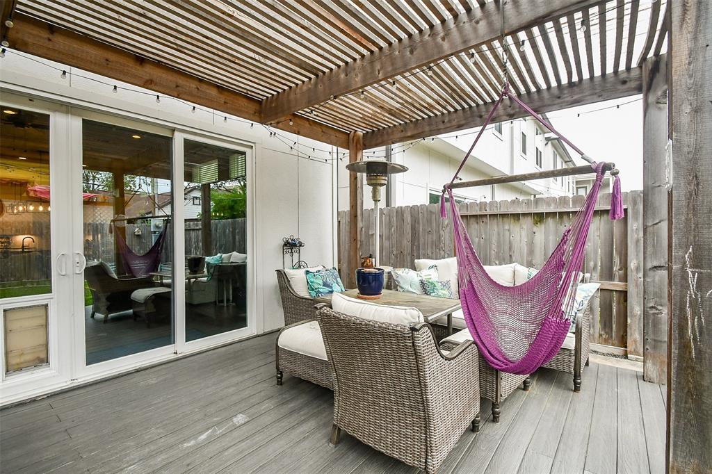 Houston, Texas 77008, United States, 4 Bedrooms Bedrooms, ,3 BathroomsBathrooms,Residential,Pending,104505