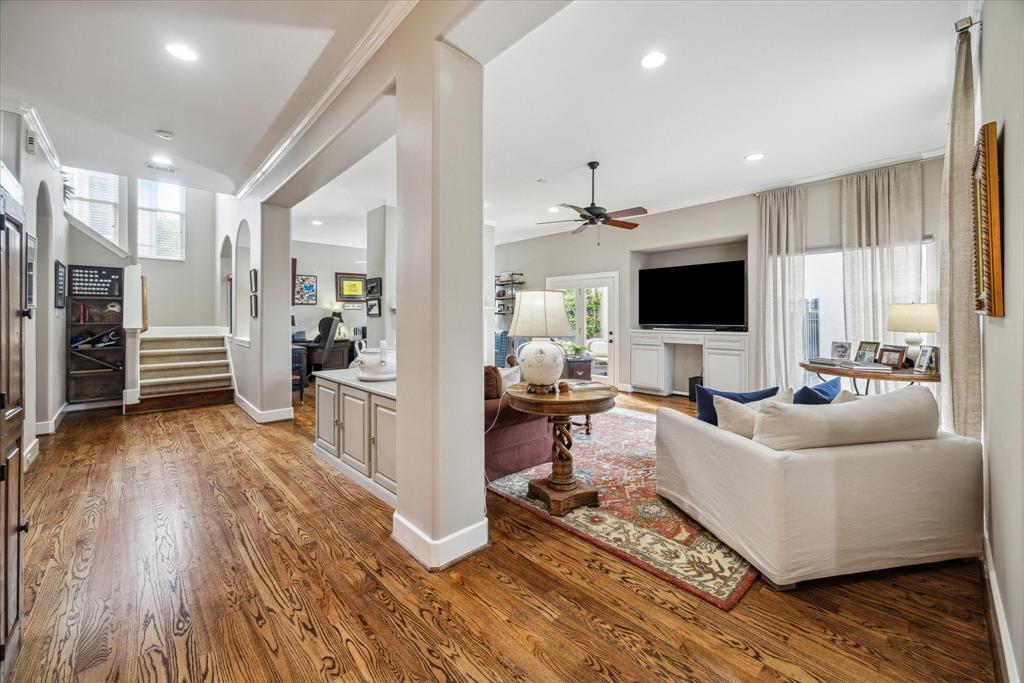 2727 Stuart Manor Manor