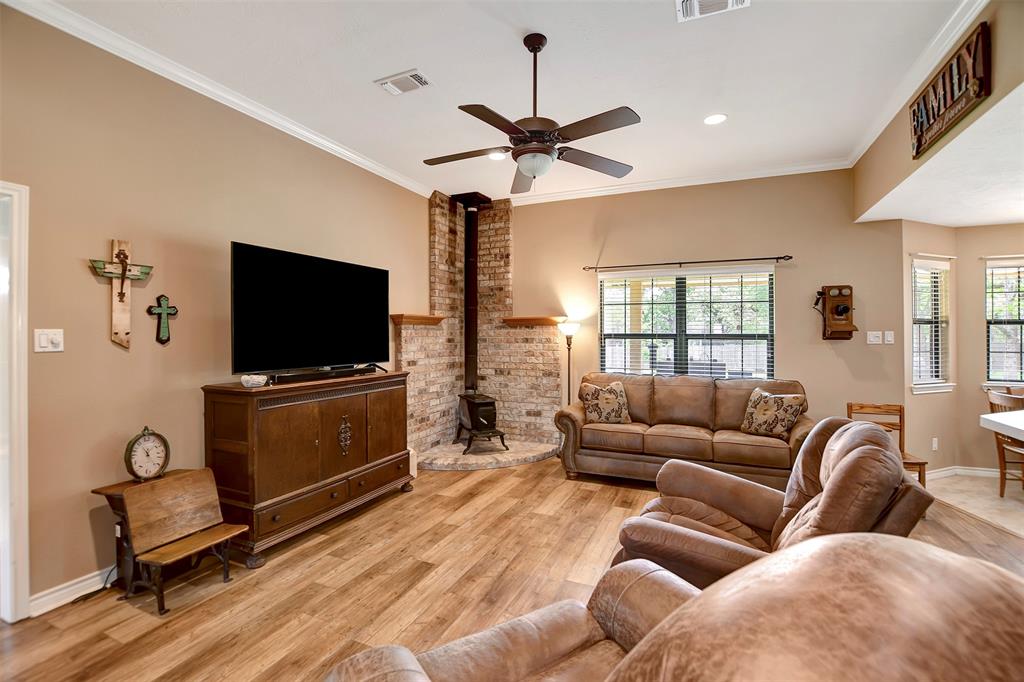 2116 N Berlin Road, Brenham, Texas image 5