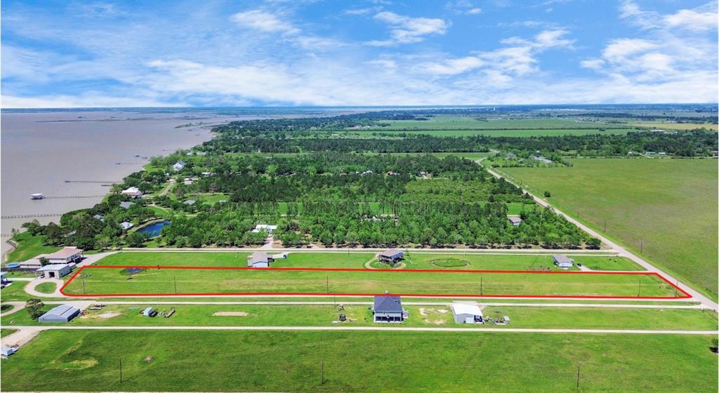 4409 W Bayshore Rd, Anahuac, Texas image 2